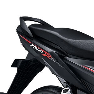 Desain tempat duduk ramping dengan pegangan belakang yang kokoh