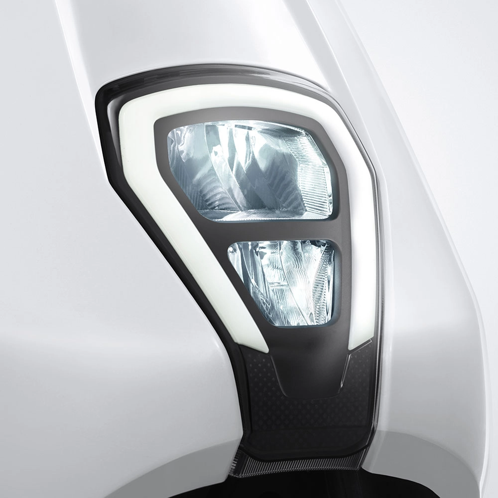 Aplikasi lampu LED pada semua titik pencahayaan, meliputi lampu depan, lampu belakang serta lampu sein.