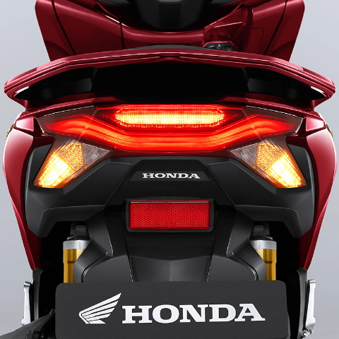 Desain lampu belakang yang mewah dan sistem pencahayaan LED yang lebih terang