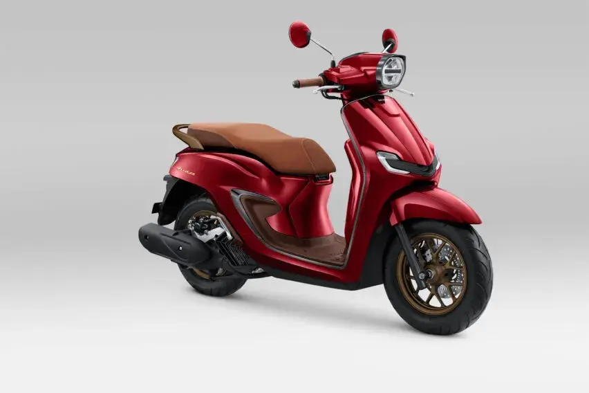 Honda Segarkan Tampilan Stylo 160 dengan Pilihan Warna Burgundy Terbaru